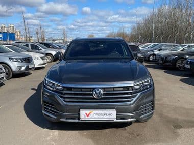 Volkswagen Touareg 2019 года, 105 827 км - вид 2