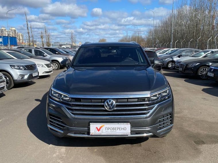 Volkswagen Touareg 2019 года, 105 827 км - вид 2
