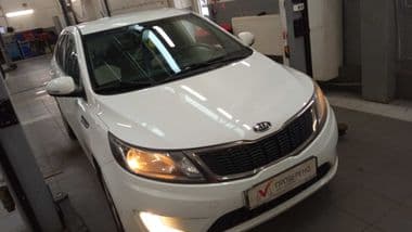 KIA Rio 2012 года, 125 000 км - вид 2