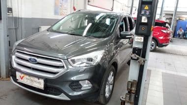 Ford Kuga 2017 года, 75 449 км - вид 1