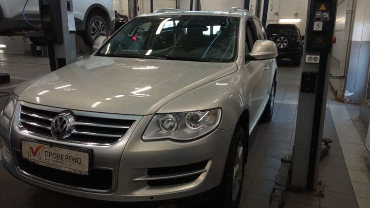 Volkswagen Touareg 2008 года, 198 898 км - вид 1
