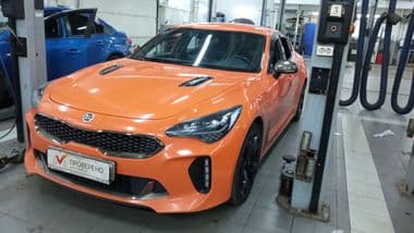 KIA Stinger 2019 года, 63 880 км - вид 1