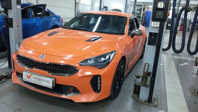 KIA Stinger 2019 года, 63 880 км - вид 1
