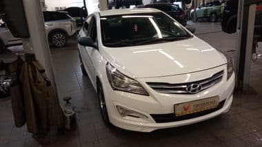 Hyundai Solaris 2015 года, 87 816 км - вид 2