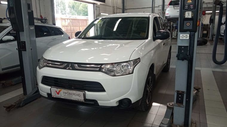Mitsubishi Outlander, 2013