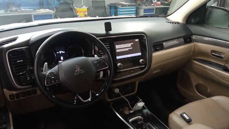 Mitsubishi Outlander, 2020 - вид 4