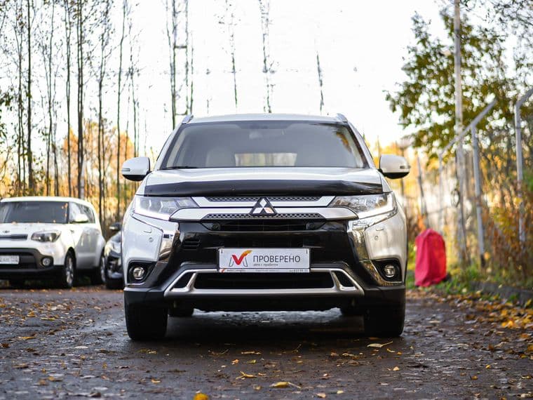 Mitsubishi Outlander, 2020 - вид 2