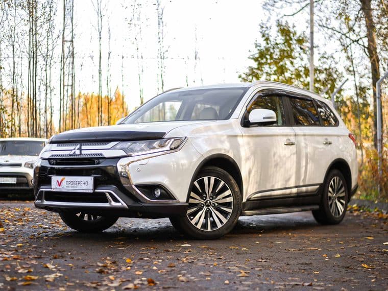 Mitsubishi Outlander, 2020