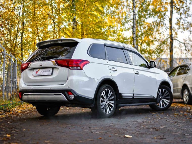 Mitsubishi Outlander, 2020 - вид 1