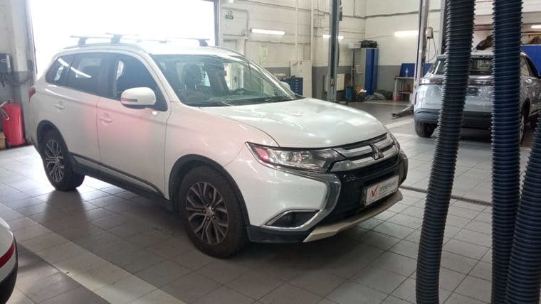 Mitsubishi Outlander, 2016 - вид 1