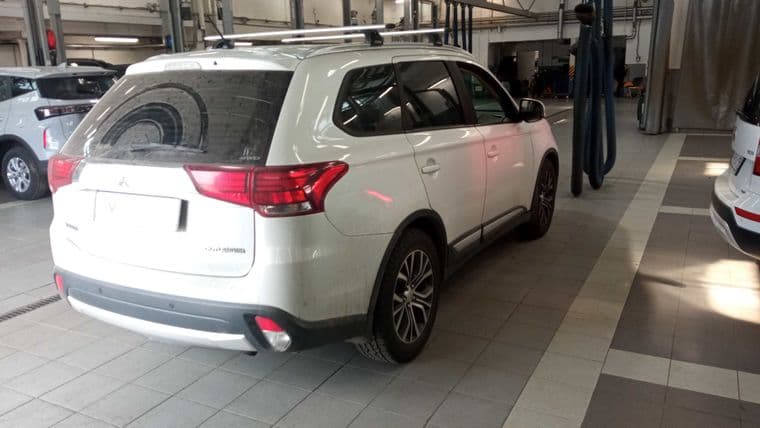 Mitsubishi Outlander, 2016 - вид 2