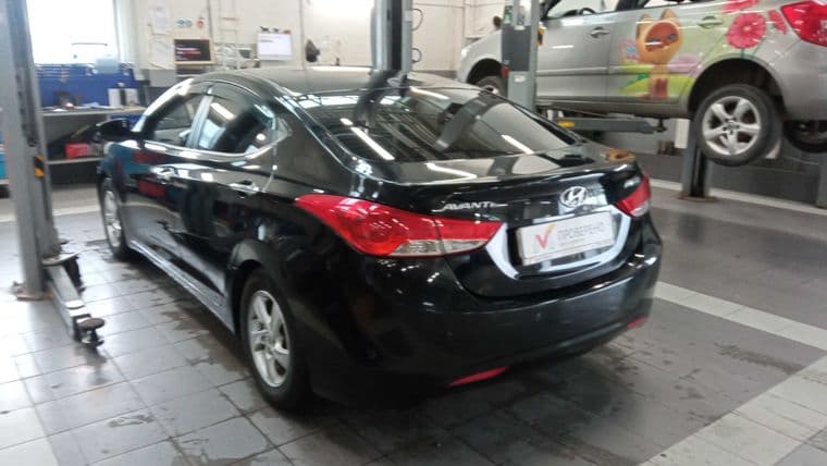 Hyundai Avante, 2011 - вид 3