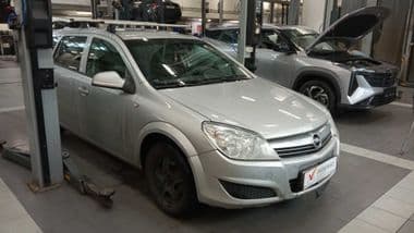 Opel Astra 2013 года, 263 000 км - вид 2