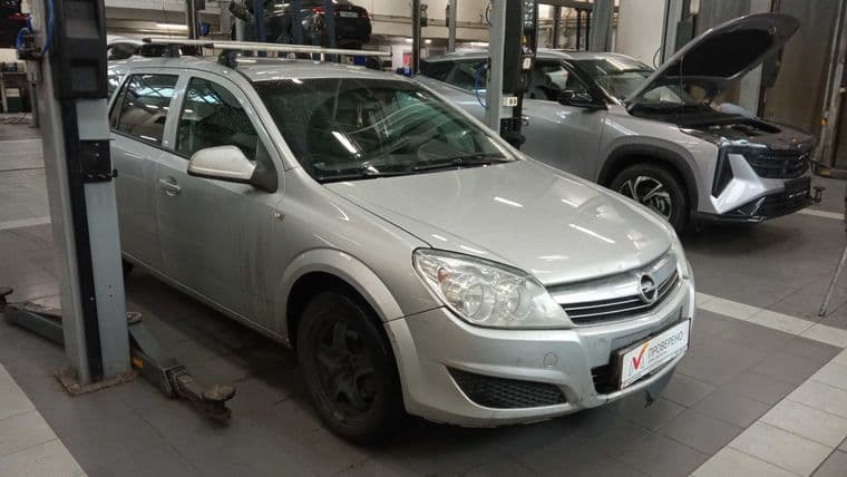 Opel Astra 2013 года, 263 000 км - вид 2