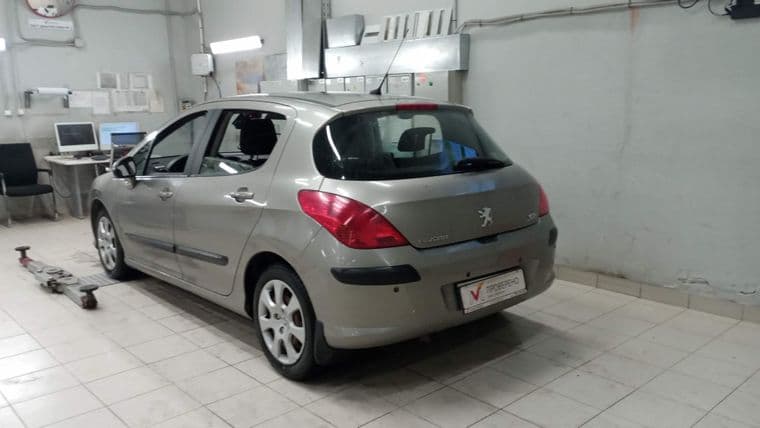 Peugeot 308, 2010 - вид 3