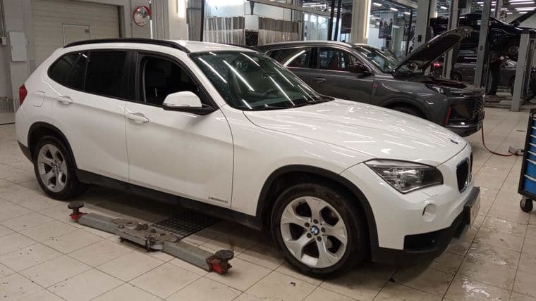 BMW X1 2013 года, 171 000 км - вид 2