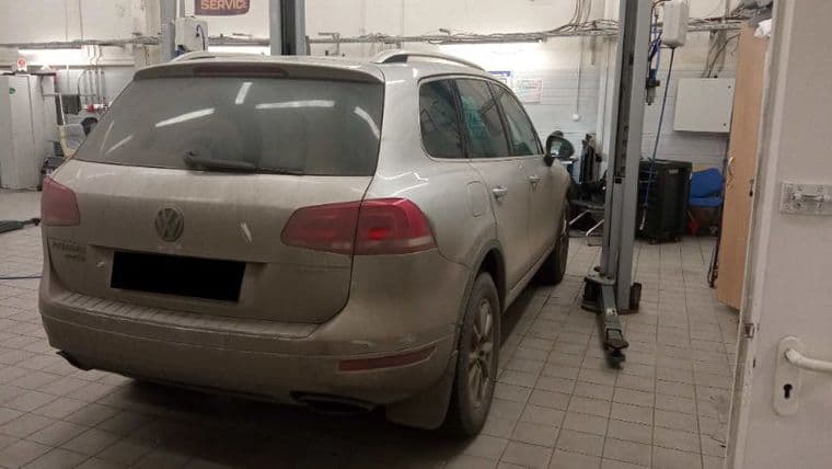 Volkswagen Touareg, 2014 - вид 2