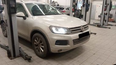 Volkswagen Touareg 2014 года, 159 291 км - вид 2