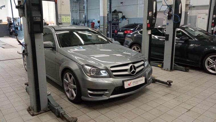 Mercedes-Benz C-класс 2012 года, 68 914 км - вид 2