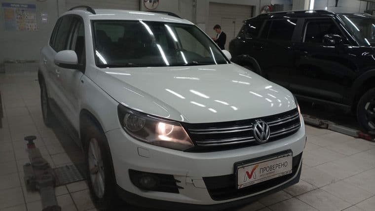 Volkswagen Tiguan 2015 года, 304 649 км - вид 1