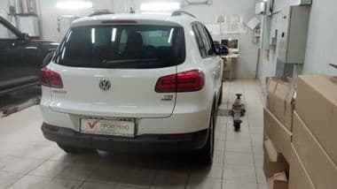 Volkswagen Tiguan 2015 года, 304 649 км - вид 2