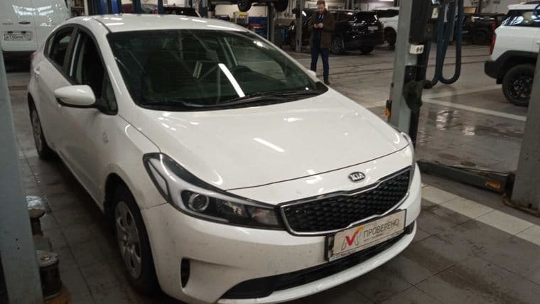 KIA Cerato 2018 года, 76 743 км - вид 2