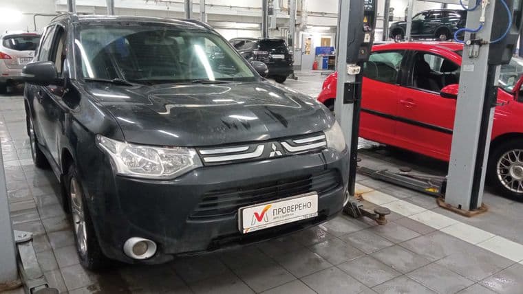 Mitsubishi Outlander, 2013 - вид 1