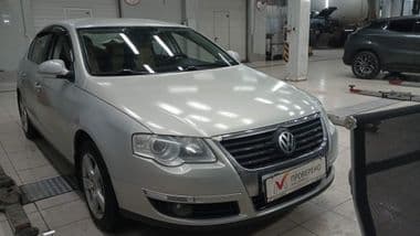 Volkswagen Passat 2010 года, 212 071 км - вид 1