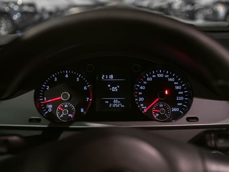 Volkswagen Passat, 2010 - вид 4