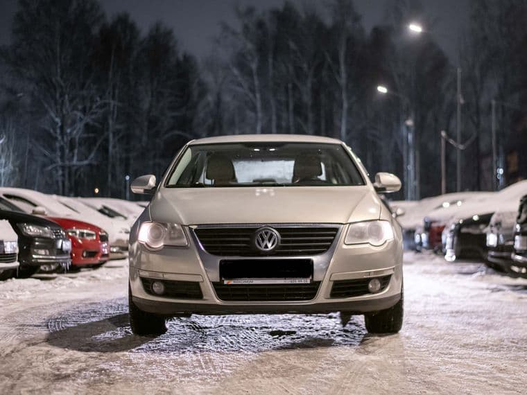 Volkswagen Passat, 2010 - вид 2