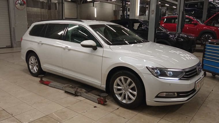 Volkswagen Passat, 2018 - вид 1