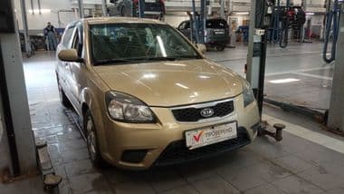 KIA Rio 2010 года, 135 293 км - вид 2
