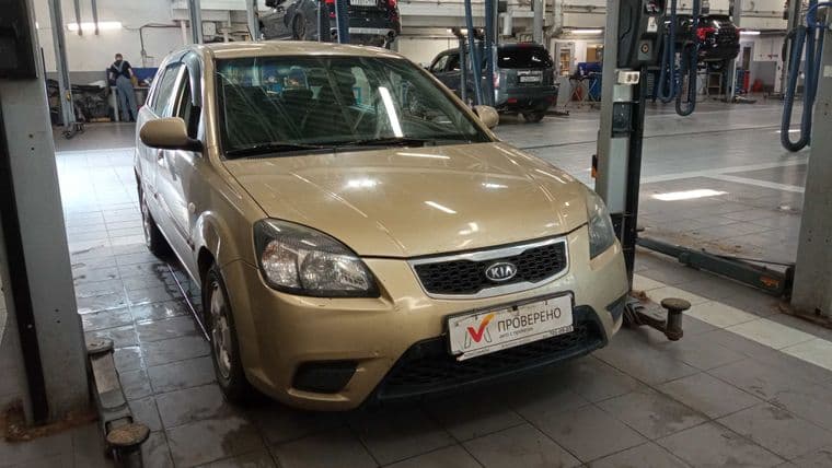 KIA Rio 2010 года, 135 293 км - вид 2