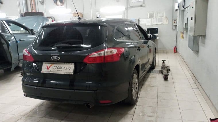 Ford Focus 2012 года, 167 617 км - вид 2