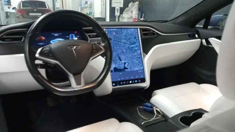 Tesla Model S, 2017 - вид 3