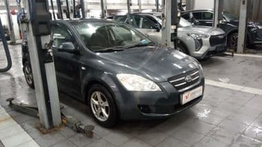 KIA Ceed 2009 года, 301 617 км - вид 2