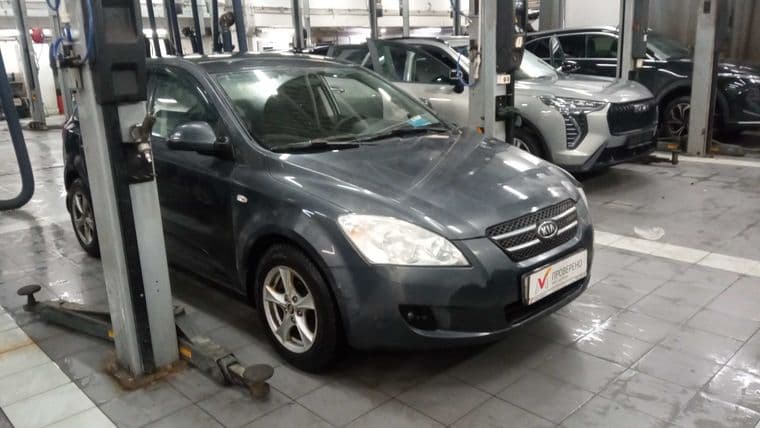 KIA Ceed 2009 года, 301 617 км - вид 2