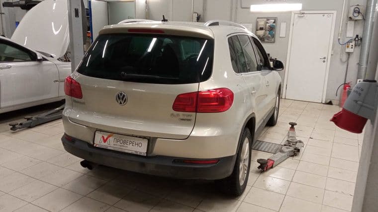 Volkswagen Tiguan, 2012 - вид 2