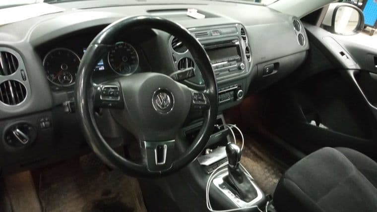 Volkswagen Tiguan, 2012 - вид 4
