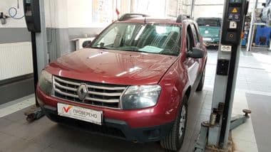 Renault Duster 2014 года, 140 000 км - вид 1