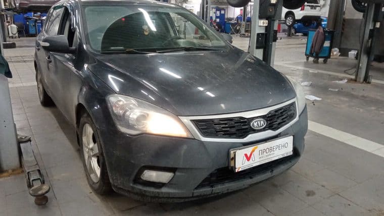 KIA Ceed 2012 года, 207 357 км - вид 2