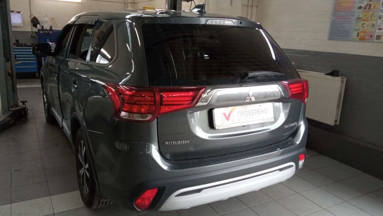 Mitsubishi Outlander, 2019 - вид 3