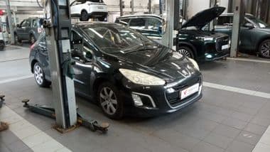 Peugeot 308 2011 года, 197 551 км - вид 2