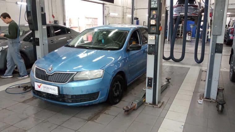 Skoda Rapid 2016 года, 277 000 км - вид 1