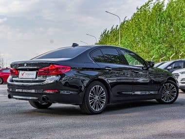 BMW 5 серия 2017 года, 216 488 км - вид 2