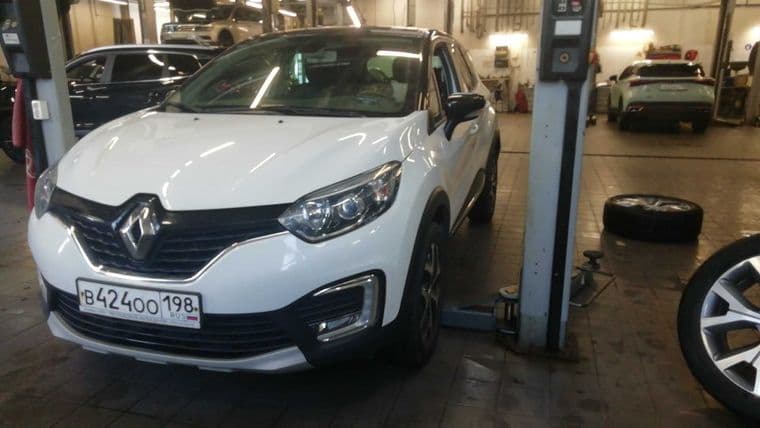 Renault Kaptur 2018 года, 88 643 км - вид 1
