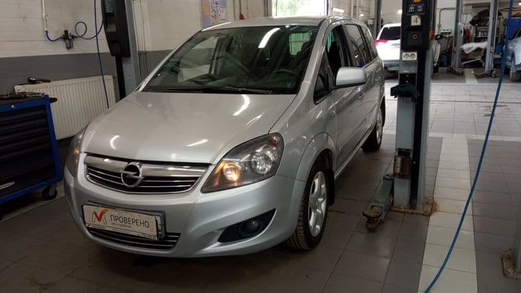 Opel Zafira, 2011