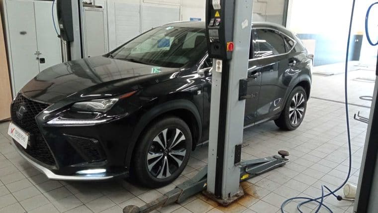 Lexus NX, 2018