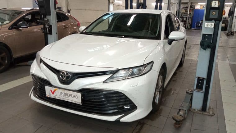 Toyota Camry, 2019