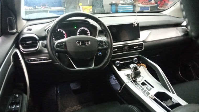 Geely Coolray, 2021 - вид 4